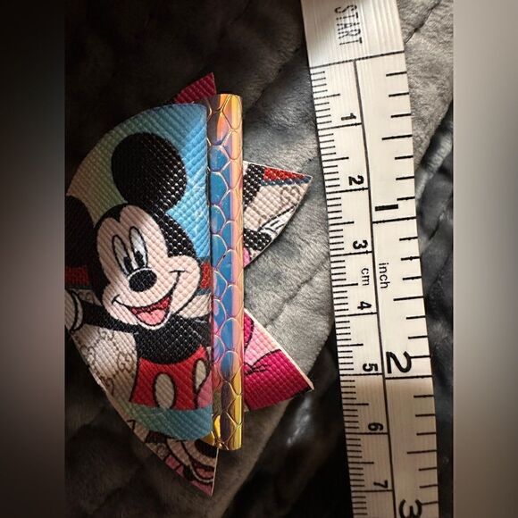 New Ineffable Mickey Mouse & Minnie 2pcs Hair
Accessories Hair/ spectacular bows - Picture 5 of 17